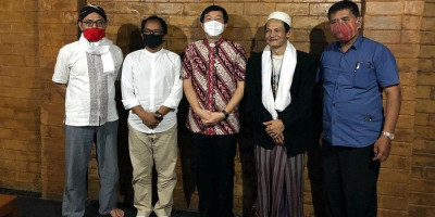 Meruntuhkan Sekat Antar Agama