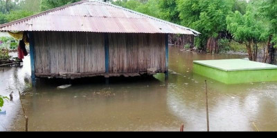 Dua Rumah Hanyut dan 44 Rumah Terendam Banjir di Sumba