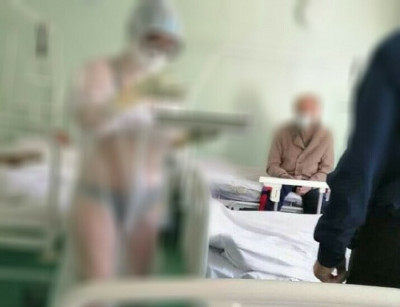 Perawat Pakai APD Transparan Hingga Terlihat Celana Dalam, Pasien Kok Betah 