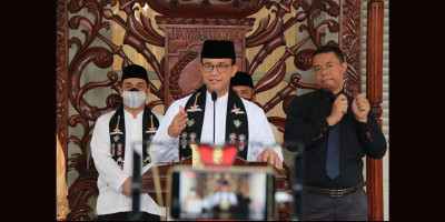 Anies Ingatkan Warga Tidak Gelar Open House