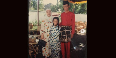 Unggah Foto Jadul, Raline Shah Cantik Sedari Kecil