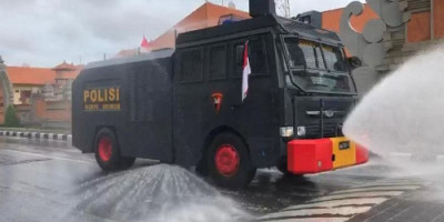 Ogah Disemprot Water Canon, Pria Mabuk di Papua Tewas