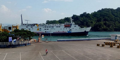 Pemudik Melewati Pelabuhan Merak-Bakauheni Masih Ribuan Orang