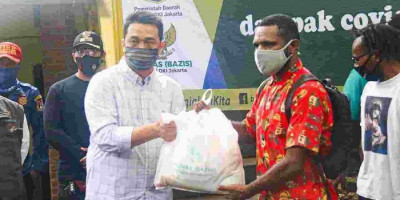 200 Paket Sembako Disalurkan Kepada Warga Asal Papua di Jakarta