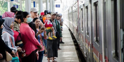 Sementara, Penumpang KRL Dilarang Bawa Balita