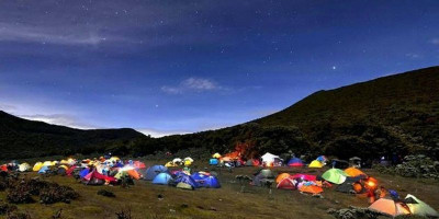 Buat yang Kangen Hiking, Gunung-gunung Ini Bersatus Buka Lho