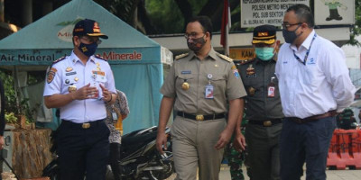 Pantau PSBB Transisi, Anies Lihat Lalu Lintas Lebih Padat dan Beri Peringatan