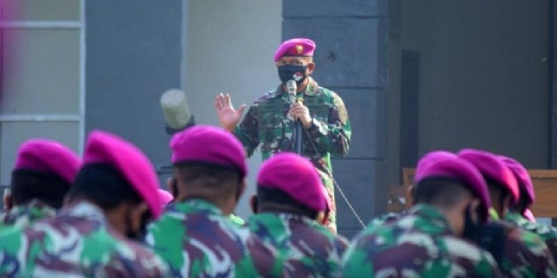 Jam Komandan Cegah Pelanggaran Anggota Batalyon Roket 2 Marinir