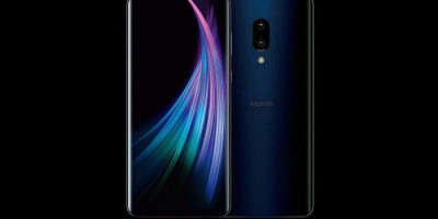 Perkenalkan, Smartphone Paling Ringan di Dunia dari Sharp