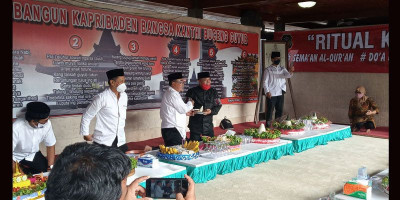 Warga Kota Blitar Kendurian Peringati Puncak Haul Bung Karno 