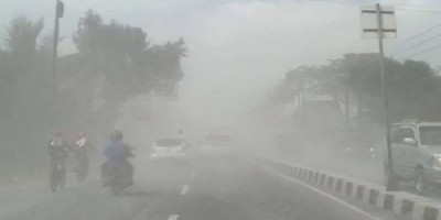 Merapi Meletus, Waspadai Hujan Abu dan Luncuran Awan Panas dari Kubah Lava