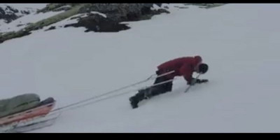 Arctic, Film Survival yang Sarat Perjuangan dan Nilai Kemanusiaan