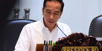 Singgung Penanganan Covid-19 di Jatim, Jokowi: Nggak Bisa Surabaya Sendiri 