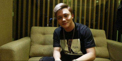 Asmaranya Kandas, Rizky Febian Sedih