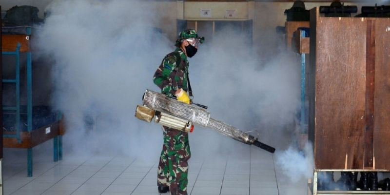 Batalyon Howitzer 2 Marinir Laksanakan Fogging