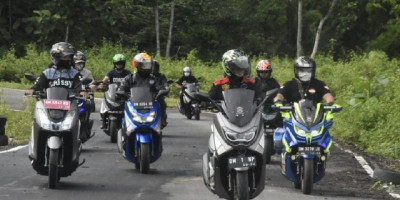 Bupati Nelson Touring Bersama Club Motor 