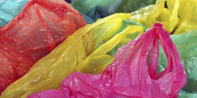Jangan Cuma Konsumen, Pemprov DKI Harus Bikin Pergub untuk Produsen Kantong Kresek