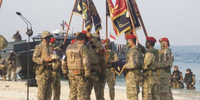 Penyematan Brevet Kehormatan Manusia Katak dan Latihan Perang laut Khusus Kopaska