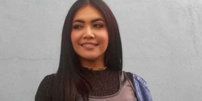 Tak Ada Pemasukan, Denada Jual Rumah Mewahnya