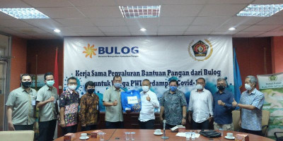 Bulog Gandeng PWI Peduli Salurkan Bantuan Pangan Dampak Covid-19