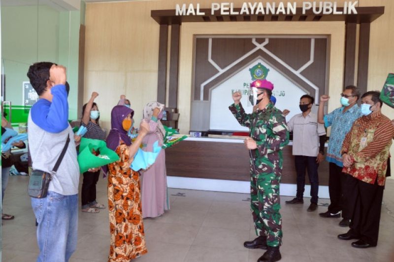Satgas Kesehatan Marinir Lepas Kepulangan Pasien Sembuh Covid-19