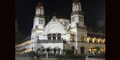Hore, Wisata Lawang Sewu Dibuka Kembali  