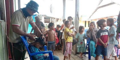 Model Rambut Ala Tentara, Tren Anak-anak di Kampung Bajo