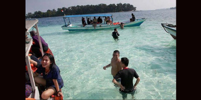 Polres Kepulauan Seribu Awasi Protokol Kesehatan Wisatawan