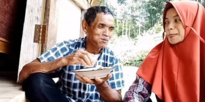Ana Amalia, Youtuber dan Asisten Dosen Cantik yang Menikah dengan Pria 59 Tahun 