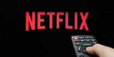 Bercerita Tentang Mata-mata, Ryan Gosling dan Chris Evans Beradu Akting di Film Baru Netflix