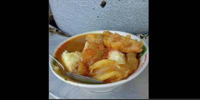 Lontong Kikil Kapasari Rombong Ijo, Kuliner Porsi Jumbo yang Bikin Hagih