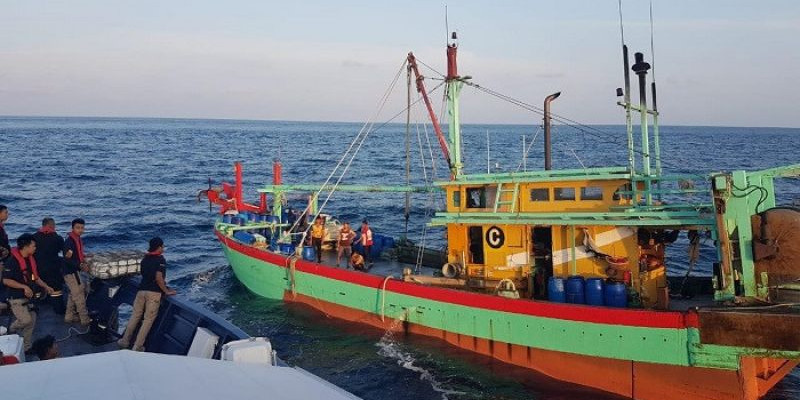Nahkoda Kapal Vietnam Duel dengan Petugas di Laut, Tusuk Pakai Gunting Ditangkis Pakai Parang