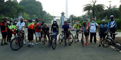 Bersepeda untuk Sehat, Simak Tipsnya dari Komunitas Jakarta Night Ride