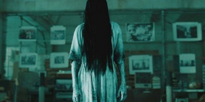 Hantu Wanita di Toilet Kantor
