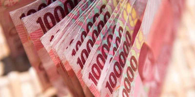 Rupiah Melemah Seiring Kekhawatiran Resesi