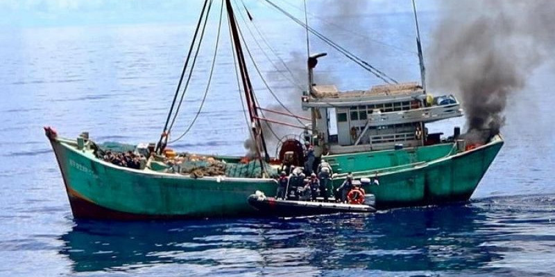 Ketegangan Saat Kapal Bakamla RI Sergap Kapal Ikan Vietnam di Laut Natuna Utara
