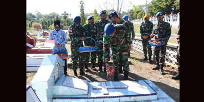 Mengenang Jasa Pahlawan, Lanud SPR Ziarah ke TMP Kesuma Trikora
