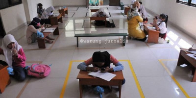 Tak Mampu Beli Kuota Internet, Peserta Didik Belajar di Kelurahan