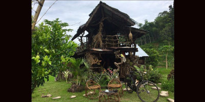 Spot Wisata Baru, Menikmati Suasana Sejuk di Rumah Akar