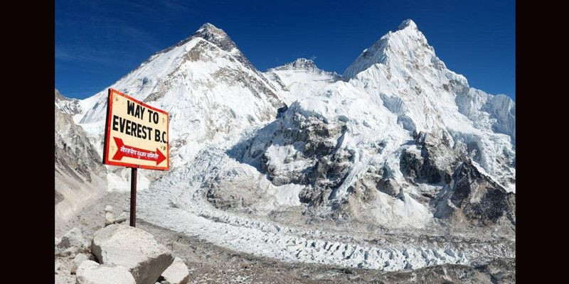 Jalur Pendakian Gunung Everest Kembali Dibuka, Simak Aturannya