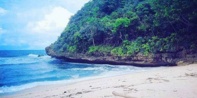 Pantai Ngledakan Ciut, Nikmati Suasana Bak Pantai Private