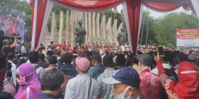 Ini Alasan Satpol PP DKI Tak Bubarkan Deklarasi KAMI di Tugu Proklamasi