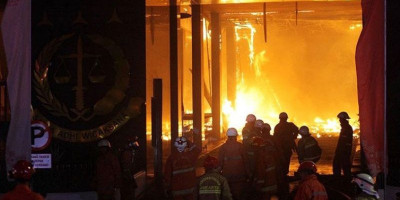 Polisi Bentuk Tim Khusus Usut Kebakaran Gedung Kejagung