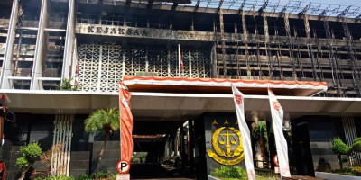 Kebakaran Gedung Kejagung Harus Diusut Secara Tuntas dan Transparan