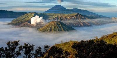 Wisata Gunung Bromo Kembali Dibuka, Pendakian Semeru Segera Menyusul 