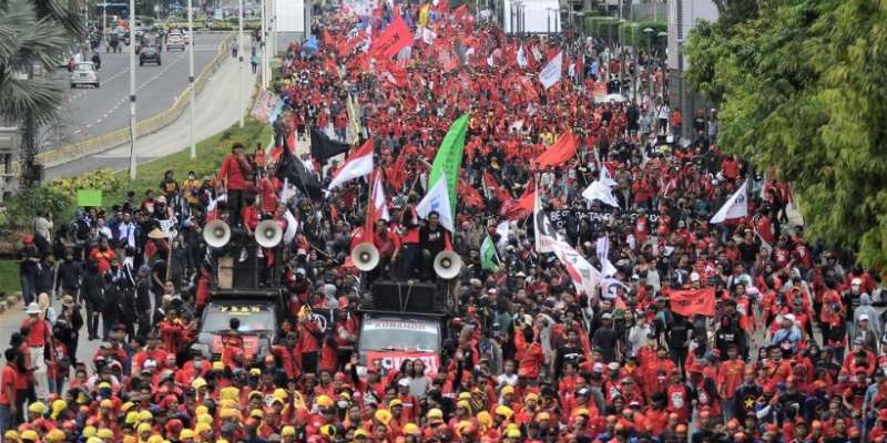 Buruh Gelar Aksi Unjuk Rasa di 20 Provinsi, Ini Tuntutannya