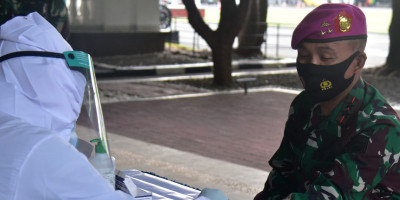 Marinir TNI AL Lakukan Rapid Test Serentak