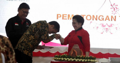 Jokowi Kembali Mempertontonkan Politik Dinasti di Pilkada 2020