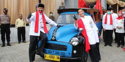 Makna di Balik Opelet Si Doel dan Merah Putih yang Mengawal Muhamad-Saraswati