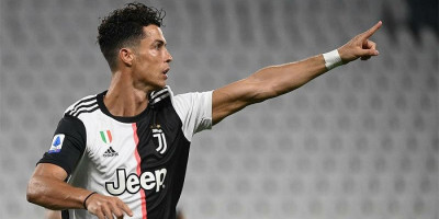 Ronaldo Pesepak Bola Termahal, Petenis Roger Federer Atlet Termahal
